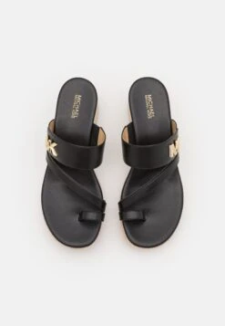 MICHAEL Michael Kors Jilly Mid Wedge - Muiltjes Met Hak - Black 13 MICHAEL Michael Kors Jilly Mid Wedge - Muiltjes Met Hak - Black -MICHAEL Michael Kors ff702b52cebd4893b11f17b72ca2b7ce